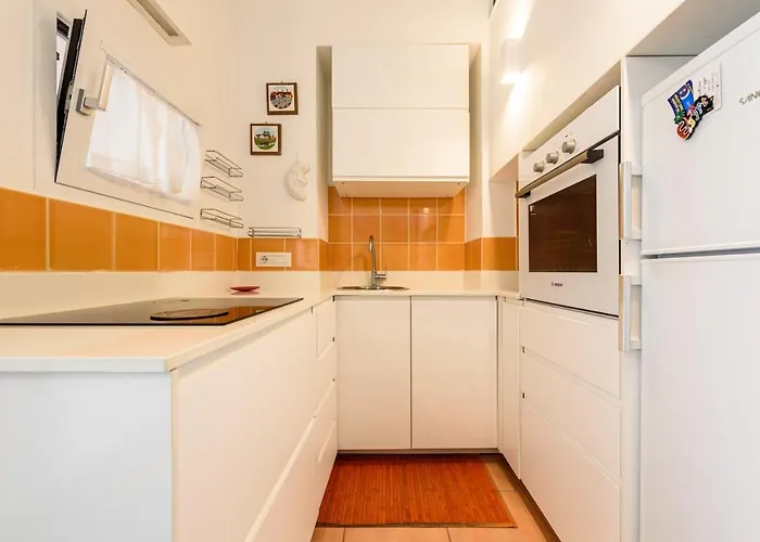 Calata San Francesco 29 * Naples